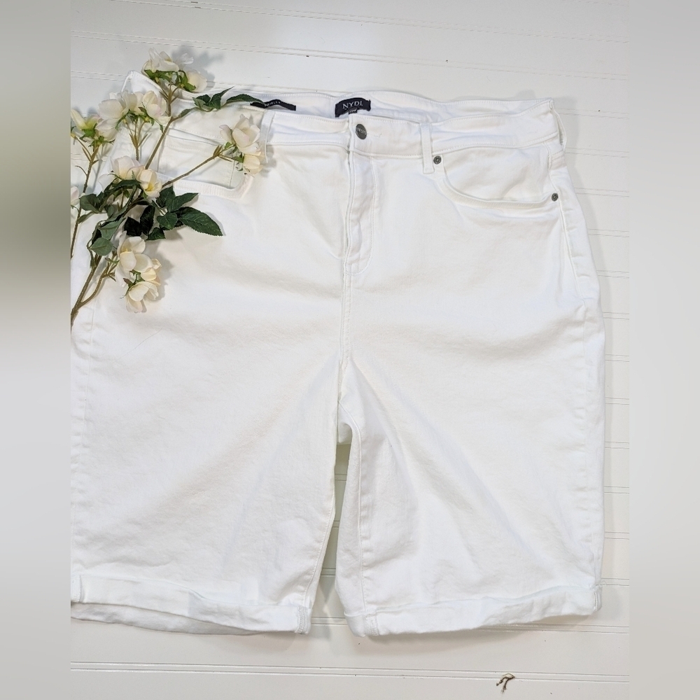 NYDJ White Denim Briella 11 In Shorts - Picture 2 of 5